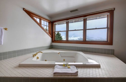Twisp Hotel | Casia Lodge and Ranch