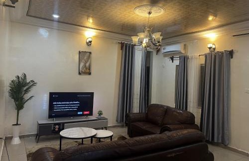 Mutengene House | CASILINA GUEST HOME