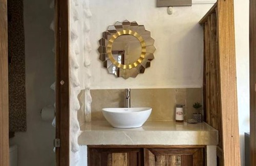Puerto Viejo de Talamanca Apartment | Casita Flor de Loto offers a hot tub you will die for!n