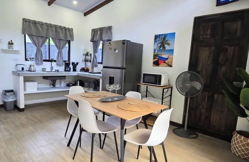Puerto Viejo de Talamanca Apartment | Casita Kukula- Charming studio with WiFi and AC in Playa Negra, Puerto Viejo