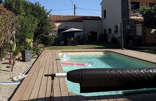 Saint-Genis House | CASITA LATINA