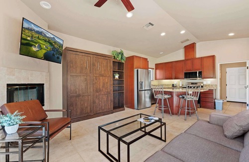 Coachella Valley House | Casita 44471 – Onsite Pool!