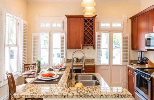 Downtown Condo | *CASITA ANGELITA @ OLD TOWN* Historic Condo by Duval + LAST KEY SERVICES.