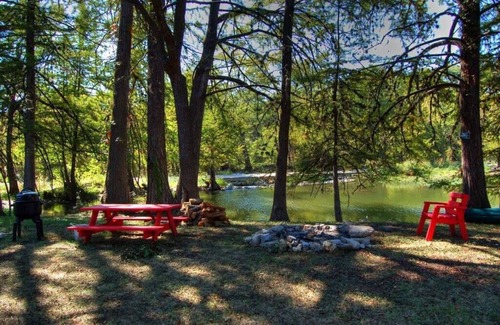 Ingram House | Casita Blu Tres with Guadalupe River Access