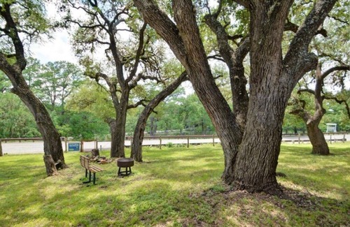 Ingram House | Casita Blu Tres with Guadalupe River Access