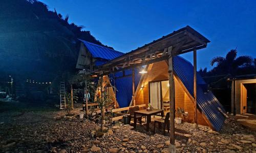 Real Cabin | Casita Caritativo beach house
