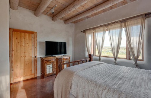 Arroyo Hondo House | Casita de Alfarero