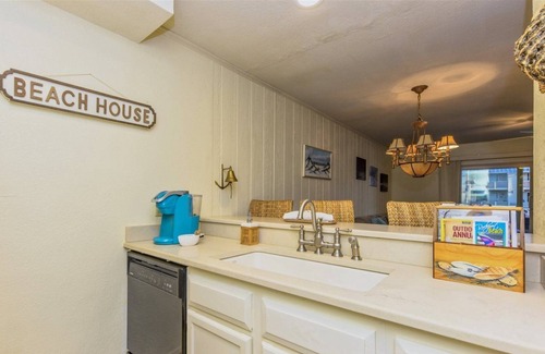 Harbor Oaks Condo | Casita de la Bahia | Pet Friendly, Community Pools
