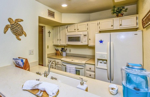 Harbor Oaks Condo | Casita de la Bahia | Pet Friendly, Community Pools