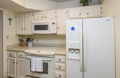 Harbor Oaks Condo | Casita de la Bahia | Pet Friendly, Community Pools
