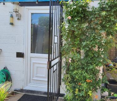 Roundhay Apartment | Casita in the garden