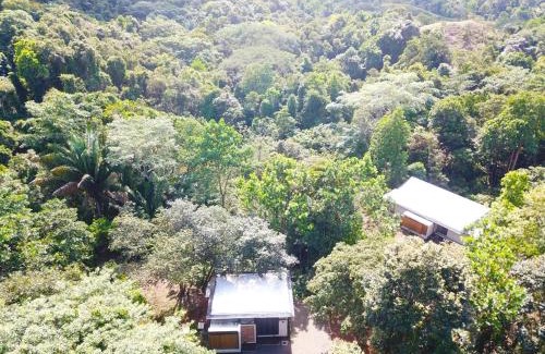 Savegre House | Casita Jungle Nest, 5 minutes drive to Playa Linda, 15 to Dominical, Wifi Starlink