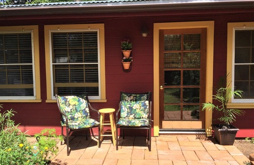 Patagonia House | Casita Mariposa: spacious casita for relaxing amid bird-friendly gardens.