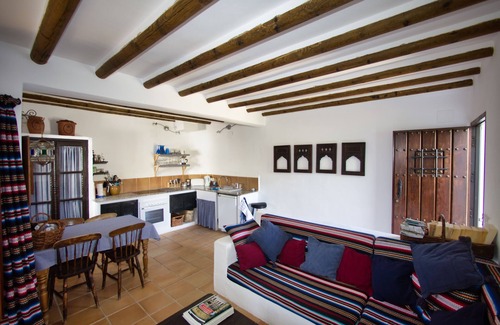 Iznajar Cottage | Casita Perdiz at Cortijo las Rosas - Peace & Tranquility in the Olive Groves
