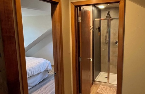 White Salmon House | Casita Rio Vista - Pets Allowed,Secluded Getaway