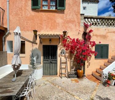 Genova House | Casita rosa