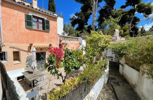 Genova House | Casita rosa