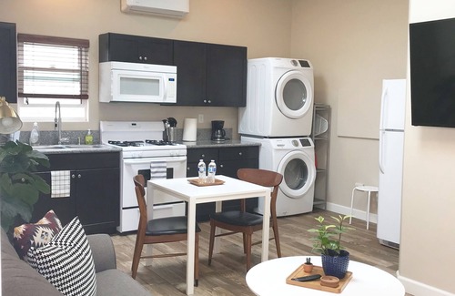 Lincoln Acres Apartment | Casita Sol - Bright Modern Private 10 mins to downtown