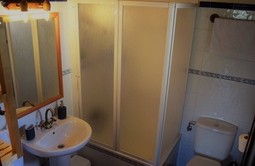 Tornon Cottage | Casita Trisqueles and Buganvillas II (2 /4pax) comfort, relaxation and good views.