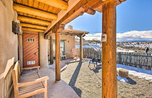 Taos House | Casita Vacation Rental Near Taos with Patio!