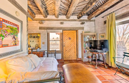 Taos House | Casita Vacation Rental Near Taos with Patio!