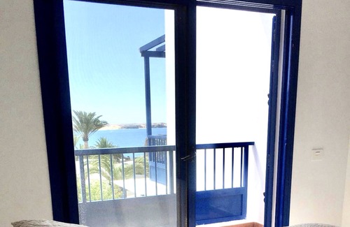 Playa Blanca House | Casita Vista del Mar, Playa Blanca, right on the seafront promenade