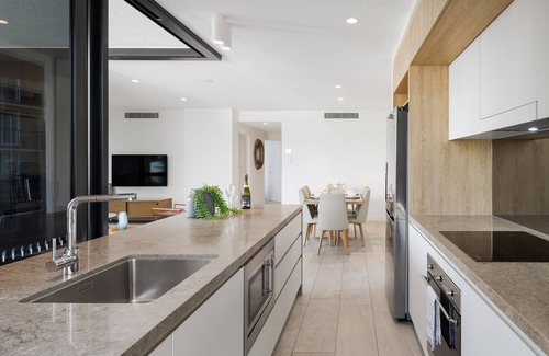 Broadbeach Apartment | 『CASSA VUE』- Weekly Deal on Family 3BR Stay