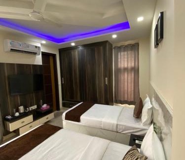 Patel Nagar Bed & Breakfast | Cassava Stay