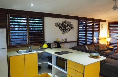Mission Beach House | Cassawong Cottages - Sunbird - 2 Bed