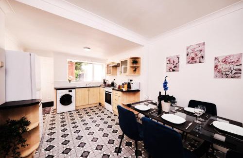 Cannock House | Cassia, 3 Bedrooms, Sleeps 5