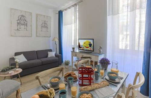 Quartier du Port Apartment | CASSINI GT - 1 bedroom - Balcony - Place Garibaldi