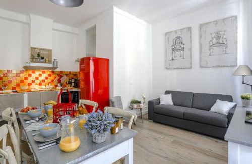 Quartier du Port Apartment | CASSINI GT - 1 bedroom - Balcony - Place Garibaldi