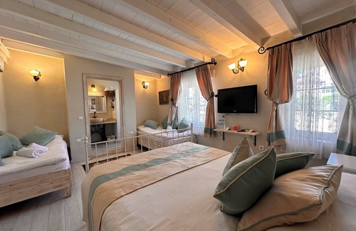 Tokoglu Hotel | Cassiopeia Hotel Alacati