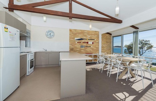Shoal Bay Apartment | Castaways 8/17 Shoal Bay Road - The crystal clear waters of Shoal Bay