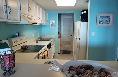 Gulf Shores Condo | Castaways 8B - Gulf-Front Condo With Room For The Whole Family!