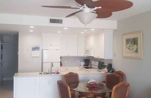 East End Condo | Castaways Cove Unit 122 Beach Front direct access