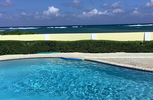 East End Condo | Castaways Cove Unit 122 Beach Front direct access
