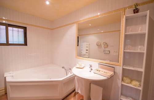Mouans-Sartoux Hotel | Castel' Provence