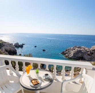 Amoopi Hotel | Castelia Bay Hotel