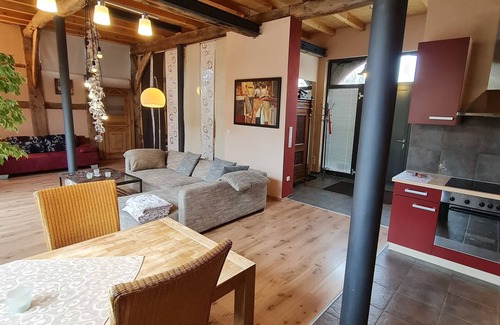 Castell House | Castellchen - Historic barn & garden
