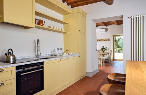 Le Bolle Villa | Castello Vicchiomaggio- 6‑Guest Villa in Chianti Vineyards –