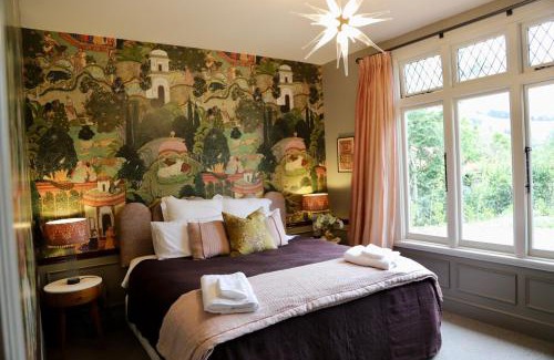Heathcote Valley Villa | Casterton Cottage, paradise garden with spa