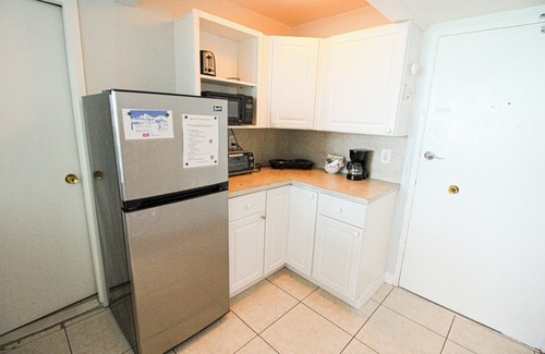 La Gorce Apartment | Castle 603 Oceanview w/Free Parking, pool, beach access, gym, tennis, restaurants and more!
