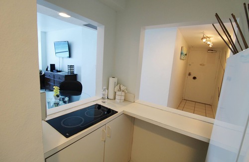 La Gorce Condo | Castle 922 Oceanview Condo w/Free Parking, a pool, beach access, gym, tennis, restaurants and more!