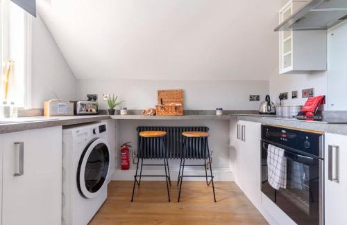 Wainscot Apartment | Castle Garden View