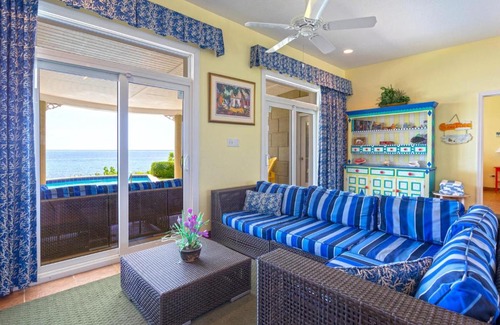 Gun Bay House | Castle Guesthouse by Grand Cayman Villas & Condos
