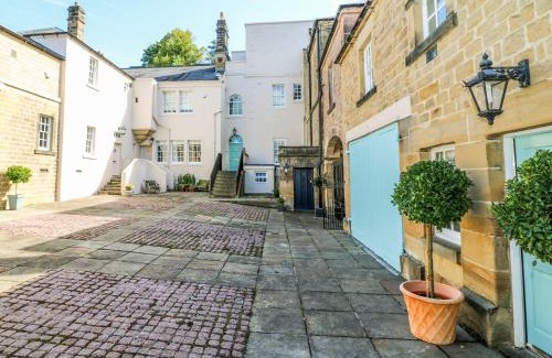 Bakewell House | Castle Hill