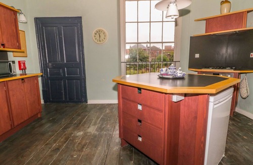 Taunton Cottage | CASTLE HOUSE, family friendly in Taunton