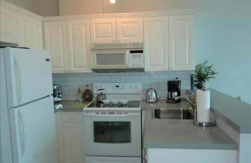 Mid Beach House | Castle PH12 Spacious Bay View Penthouse, Pool, Tennis, Free Parking