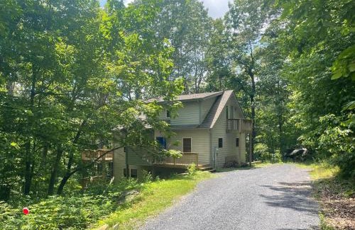 Nellysford House | Castle Snow with Wintergreen Advantage